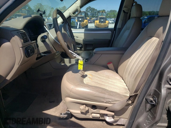 2003 Mercury Mountaineer Convenience z VIN 4M2DU86K03UJ09367, wystawiony jako Copart lot #54923945 z przebiegiem 186 886 mil mil oraz Szkody całkowita. Historia ofert i sprzedaży dostępna na DreamBid. Obrazek 7.
