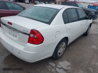 2006 Chevrolet Malibu LS w/1LS with VIN 1G1ZS51FX6F145921, listed as a IAAI auction lot 41573868 with 230,933 mi miles. Bid and sale history available at carsss.com. Image 4.