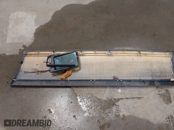 1990 Mercedes-Benz 300 E с VIN WDBEA30D3LB235863, выставлен на аукционе IAAI как лот 40519459 с пробегом 142 260 миль миль и . История ставок и продаж доступна на DreamBid. Изображение 12.