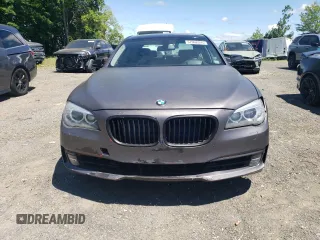 2013 BMW 7 Series 740Li xDrive z VIN WBAYF4C55DDE23588, wystawiony jako Copart lot #57968395 z przebiegiem 53 166 mil mil oraz Szkoda całkowita • Salvage title. Historia ofert i sprzedaży dostępna na DreamBid. Obrazek 5.
