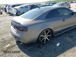 2013 Audi S5 Premium Plus z VIN WAUCGAFR3DA006862, wystawiony jako Copart lot #55995305 z przebiegiem 136 583 mil mil oraz Szkoda całkowita • Salvage title. Historia ofert i sprzedaży dostępna na DreamBid. Obrazek 13.