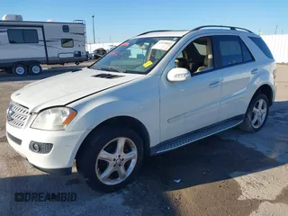 2008 Mercedes-Benz M 350 with VIN 4JGBB86E48A325840, listed as a IAAI auction lot 42199623 with 185,979 mi miles and . Bid and sale history available at DreamBid. Image 2.