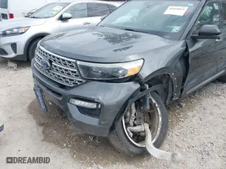 2020 Ford Explorer Limited with VIN 1FMSK7FH8LGB73992, listed as a IAAI auction lot 41818054 with 106,685 mi miles. Bid and sale history available at carsss.com. Image 6.