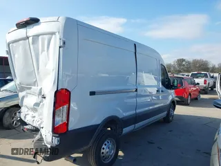 2023 Ford Transit Cargo с VIN 1FTBR2CG4PKB83534, выставлен на аукционе IAAI как лот 41243389 с пробегом 5 507 миль миль и . История ставок и продаж доступна на DreamBid. Изображение 4.