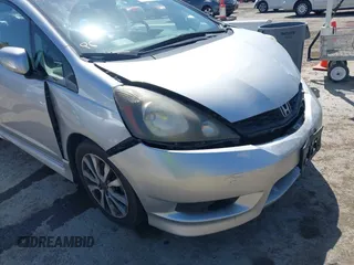2013 Honda Fit Sport with VIN JHMGE8H51DC005760, listed as a IAAI auction lot 42040427 with 184,375 mi miles. Bid and sale history available at carsss.com. Image 17.