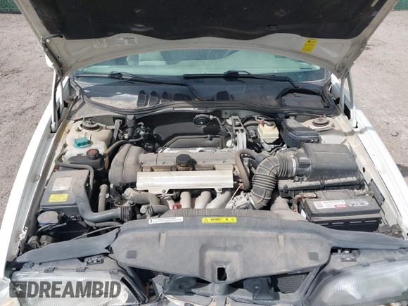 2000 Volvo V70 with VIN YV1LW61J5Y2685130, listed as a IAAI auction lot 41915016 with 222,386 mi miles. Bid and sale history available at carsss.com. Image 10.