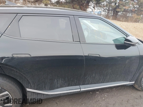 2024 Kia EV6 Light Long Range z VIN KNDC3DLCXR5619447, wystawiony jako IAAI lot #41514020 z przebiegiem 576 mil mil oraz . Historia ofert i sprzedaży dostępna na DreamBid. Obrazek 13.