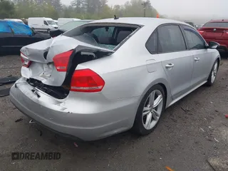 2012 Volkswagen Passat S z VIN 1VWAP7A38CC026671, wystawiony jako IAAI lot #42196429 z przebiegiem 241 904 mil mil oraz . Historia ofert i sprzedaży dostępna na DreamBid. Obrazek 4.