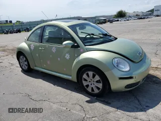 2009 Volkswagen Beetle S with VIN 3VWRW31CX9M510525, listed as a Copart auction lot 60941165 with 132,959 mi miles and Salvage title. Bid and sale history available at DreamBid. Image 4.