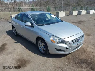 2012 Volvo S60 T5 with VIN YV1622FS4C2036690, listed as a IAAI auction lot 41837885 with 198,300 mi miles. Bid and sale history available at carsss.com. Image 1.