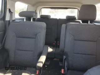2017 GMC Acadia SLE z VIN 1GKKNLLS5HZ172481, wystawiony jako Copart lot #87162364 z przebiegiem 169 102 mil mil oraz Szkoda całkowita • Salvage title. Historia ofert i sprzedaży dostępna na DreamBid. Obrazek 10.