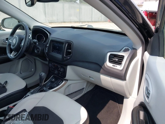 2017 Jeep Compass Latitude with VIN 3C4NJDBBXHT616909, listed as a IAAI auction lot 42457501 with 110,326 mi miles and . Bid and sale history available at DreamBid. Image 5.