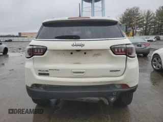 2018 Jeep Compass Latitude z VIN 3C4NJDBB0JT325888, wystawiony jako Copart lot #52000365 z przebiegiem 38 922 mil mil oraz Szkoda całkowita • Salvage title. Historia ofert i sprzedaży dostępna na DreamBid. Obrazek 6.
