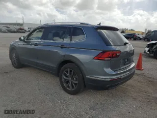 2024 Volkswagen Tiguan SE with VIN 3VVNB7AX6RM011603, listed as a Copart auction lot 77067574 with 7,961 mi miles and Salvage Title. Bid and sale history available at carsss.com. Image 2.