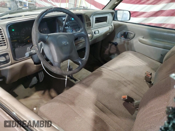 1997 Chevrolet Silverado 2500 z VIN 1GCGK24R4VZ218989, wystawiony jako Copart lot #81666954 z przebiegiem 286 219 mil mil oraz Szkoda całkowita • Salvage title. Historia ofert i sprzedaży dostępna na DreamBid. Obrazek 8.