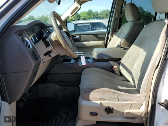 2011 Ford Expedition XLT with VIN 1FMJU1H57BEF45158, listed as a Copart auction lot 62137235 with 223,754 mi miles and Salvage title. Bid and sale history available at DreamBid. Image 7.
