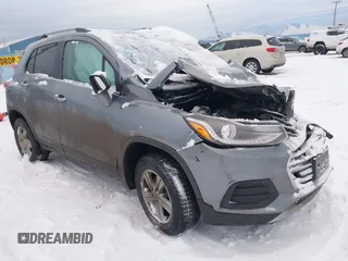 2020 Chevrolet Trax LT with VIN 3GNCJPSB7LL156052, listed as a IAAI auction lot 39760628 with 1 mi miles. Bid and sale history available at carsss.com. Image 1.