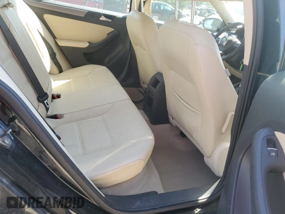 2013 Volkswagen Jetta TDI w/Premium с VIN 3VWLL7AJ5DM389660, выставлен на аукционе Copart как лот 53796405 с пробегом 82 151 миль миль и Чистый • Clean title. История ставок и продаж доступна на DreamBid. Изображение 10.