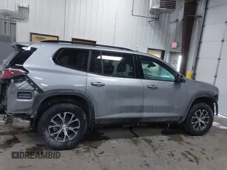 2024 GMC Acadia AWD AT4 z VIN 1GKENPKS7RJ239717, wystawiony jako IAAI lot #41295031 z przebiegiem 523 mil mil oraz . Historia ofert i sprzedaży dostępna na DreamBid. Obrazek 13.
