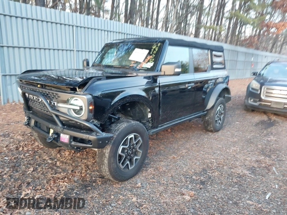 2022 Ford Bronco with VIN 1FMEE5DP0NLA87721, listed as a IAAI auction lot 40968618 with 45,693 mi miles. Bid and sale history available at carsss.com. Image 2.