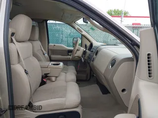 2004 Ford F-150 XL z VIN 1FTRF12W04NC41949, wystawiony jako IAAI lot #42251934 z przebiegiem Nie podano mil oraz . Historia ofert i sprzedaży dostępna na DreamBid. Obrazek 5.