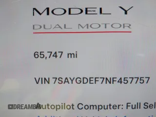 2022 Tesla Model Y Performance z VIN 7SAYGDEF7NF457757, wystawiony jako IAAI lot #42263449 z przebiegiem 65 747 mil mil oraz . Historia ofert i sprzedaży dostępna na DreamBid. Obrazek 16.