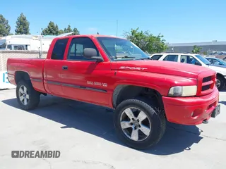 2001 Dodge 1500 z VIN 3B7HF13Z11G223100, wystawiony jako IAAI lot #42350126 z przebiegiem 225 560 mil mil oraz . Historia ofert i sprzedaży dostępna na DreamBid. Obrazek 1.