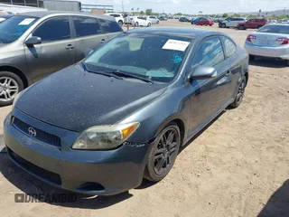 2006 Scion tC z VIN JTKDE177060115047, wystawiony jako IAAI lot #41967294 z przebiegiem 251 237 mil mil oraz . Historia ofert i sprzedaży dostępna na DreamBid. Obrazek 2.