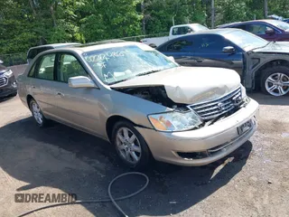 2004 Toyota Avalon XL z VIN 4T1BF28BX4U339545, wystawiony jako IAAI lot #42224867 z przebiegiem 158 728 mil mil oraz . Historia ofert i sprzedaży dostępna na DreamBid. Obrazek 1.