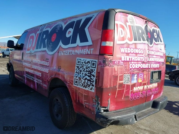 2005 Chevrolet Express Cargo Van with VIN 1GCGG25V151131305, listed as a IAAI auction lot 41338001 with 252,855 mi miles. Bid and sale history available at carsss.com. Image 3.