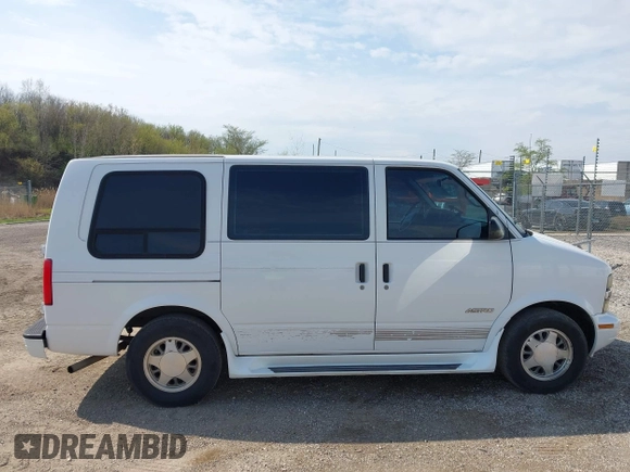 1995 Chevrolet Astro Cargo Van with VIN 1GBDM19W2SB148388, listed as a IAAI auction lot 42126915 with 135,062 mi miles. Bid and sale history available at carsss.com. Image 13.