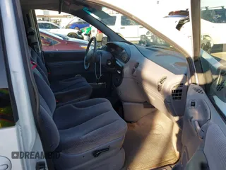1996 Dodge Grand Caravan with VIN 1B4GP54R7TB387779, listed as a IAAI auction lot 41145400 with 175,662 mi miles and . Bid and sale history available at DreamBid. Image 5.