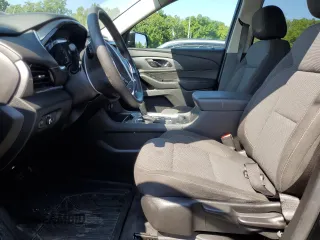2019 Chevrolet Traverse LS with VIN 1GNEVFKW4KJ184780, listed as a Copart auction lot 68720194 with 95,565 mi miles and Salvage Title. Bid and sale history available at carsss.com. Image 7.