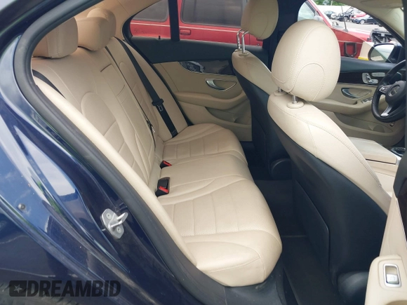 2018 Mercedes-Benz C 300 with VIN 55SWF4JB8JU279005, listed as a IAAI auction lot 42367697 with 197,782 mi miles and . Bid and sale history available at DreamBid. Image 8.