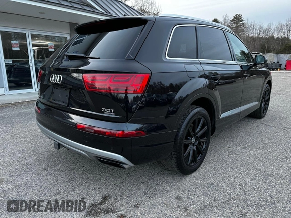 2017 Audi Q7 Premium Plus with VIN WA1LAAF78HD031810, listed as a Copart auction lot 50071405 with 119,171 mi miles and Clean Title. Bid and sale history available at carsss.com. Image 4.