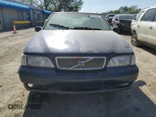 2000 Volvo S70 z VIN YV1LS61J1Y2646367, wystawiony jako Copart lot #53494485 z przebiegiem 260 701 mil mil oraz Szkody całkowita. Historia ofert i sprzedaży dostępna na DreamBid. Obrazek 5.
