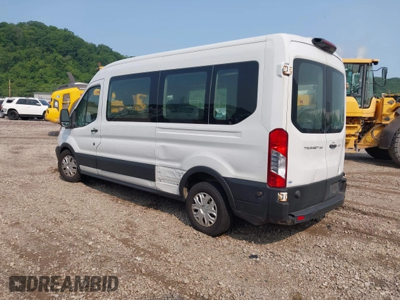 2019 Ford Transit Passenger XL z VIN 1FBAX2CM8KKA31115, wystawiony jako IAAI lot #42366286 z przebiegiem 222 359 mil mil oraz . Historia ofert i sprzedaży dostępna na DreamBid. Obrazek 3.
