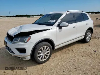 2017 Volkswagen Touareg Sport with VIN WVGEF7BP6HD003878, listed as a Copart auction lot 58151085 with 101,461 mi miles and Salvage title. Bid and sale history available at DreamBid. Image 1.