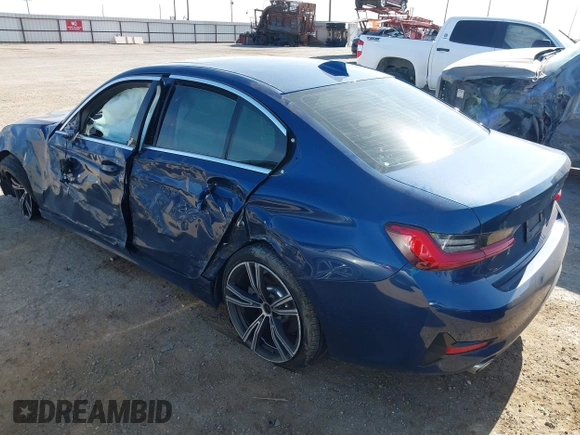 2021 BMW 3 Series 330i z VIN 3MW5R1J03M8B71429, wystawiony jako IAAI lot #42290683 z przebiegiem Nie podano mil oraz . Historia ofert i sprzedaży dostępna na DreamBid. Obrazek 3.