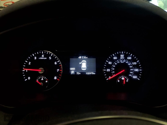 2019 Kia Sorento LX z VIN 5XYPGDA59KG456393, wystawiony jako Copart lot #61352805 z przebiegiem 102 479 mil mil oraz Czysty tytuł • Clean title. Historia ofert i sprzedaży dostępna na DreamBid. Obrazek 9.