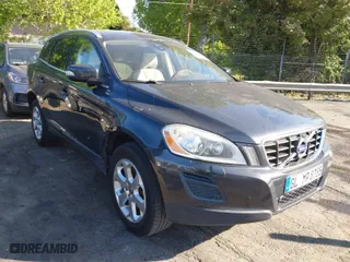 2013 Volvo XC60 3.2L with VIN YV4940DZ4D2391195, listed as a IAAI auction lot 42055606 with 142,105 mi miles. Bid and sale history available at carsss.com. Image 1.