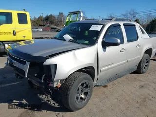 2007 Chevrolet Avalanche 3LT z VIN 3GNFK12397G125450, wystawiony jako IAAI lot #41576637 z przebiegiem 170 924 mil mil oraz . Historia ofert i sprzedaży dostępna na DreamBid. Obrazek 18.
