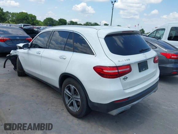 2019 Mercedes-Benz GLC 300 with VIN WDC0G4JB3K1000679, listed as a IAAI auction lot 42221925 with 91,005 mi miles and . Bid and sale history available at DreamBid. Image 3.
