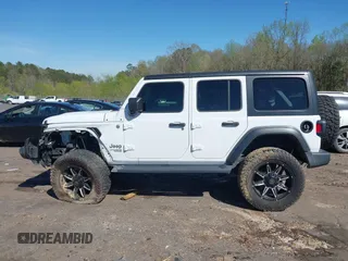 2020 Jeep Wrangler Unlimited Sport S z VIN 1C4HJXDN5LW204468, wystawiony jako IAAI lot #41855289 z przebiegiem 62 610 mil mil oraz . Historia ofert i sprzedaży dostępna na DreamBid. Obrazek 15.