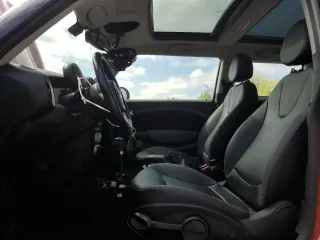 2010 MINI Hardtop с VIN WMWMF3C52ATZ65125, выставлен на аукционе Copart как лот 57271795 с пробегом Не указан миль и Чистый • Clean title. История ставок и продаж доступна на DreamBid. Изображение 7.