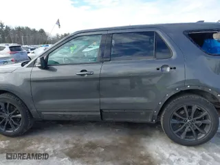 2017 Ford Explorer XLT with VIN 1FM5K8DH5HGE31723, listed as a IAAI auction lot 41661136 with 85,263 mi miles. Bid and sale history available at carsss.com. Image 15.