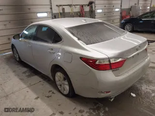 2013 Lexus ES 350 4dr Sdn with VIN JTHBK1GG9D2063523, listed as a IAAI auction lot 41386882 with 126,867 mi miles. Bid and sale history available at carsss.com. Image 3.