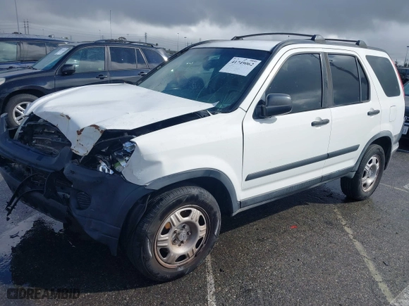2005 Honda CR-V LX with VIN JHLRD68585C015563, listed as a IAAI auction lot 41749062 with 186,666 mi miles. Bid and sale history available at carsss.com. Image 2.