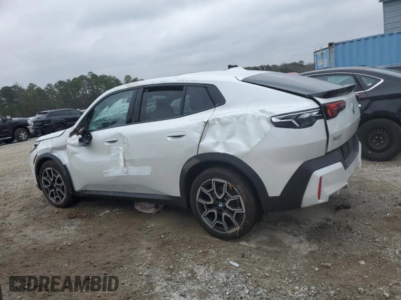 2025 BMW X2 xDrive28i with VIN WBX63GM0XS5085930, listed as a Copart auction lot 44300815 with 8,157 mi miles and Salvage Title. Bid and sale history available at carsss.com. Image 2.