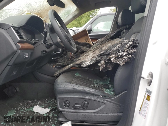 2023 Audi Q5 S line Premium Plus z VIN WA1EAAFY7P2052871, wystawiony jako Copart lot #54231465 z przebiegiem Nie podano mil oraz Szkoda całkowita • Salvage title. Historia ofert i sprzedaży dostępna na DreamBid. Obrazek 7.